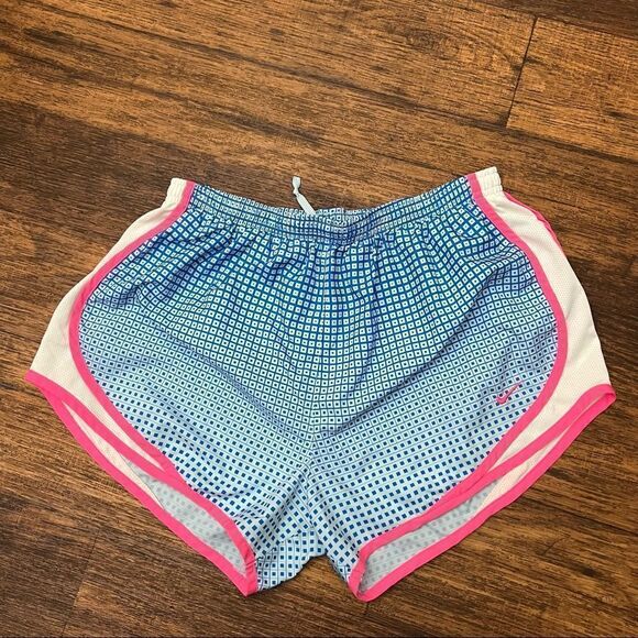 Nike shorts  - Picture 2 of 8